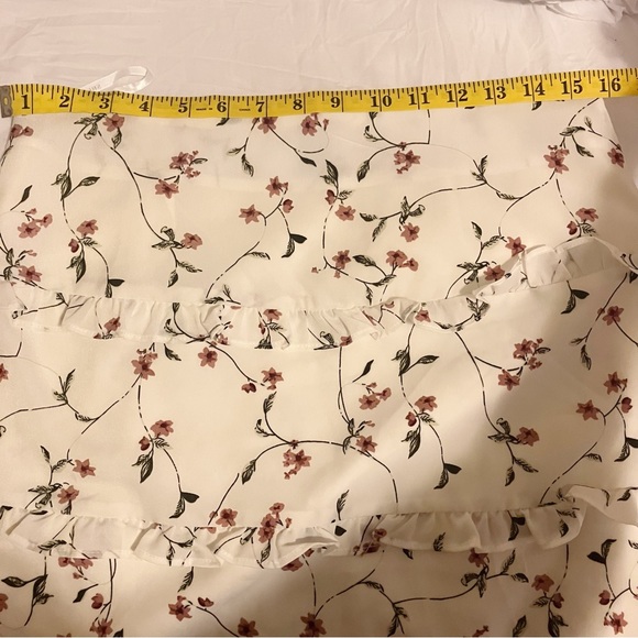 NWOT SHEIN White Floral Two Piece Set Size L - Picture 8 of 10